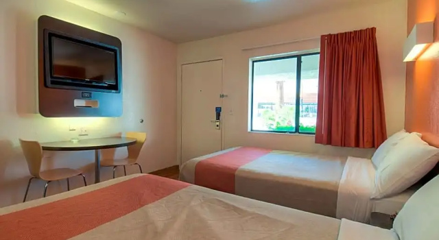 Номер Premium Motel 6-Palm Springs, CA - Downtown