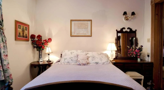 Antoinettes Cottage Bed and Breakfast, Забронировать Дом для отпуска Нью-Браунфелс Greater San Antonio