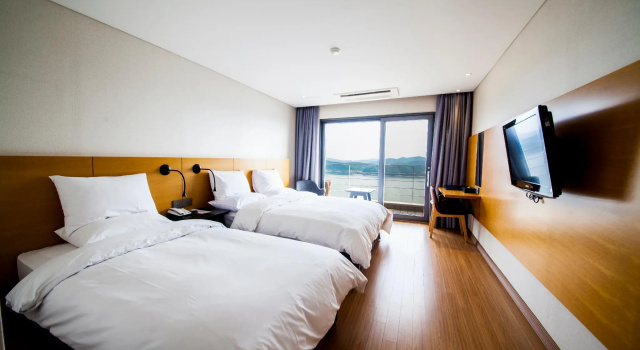 Номер Executive Asia Lakeside Hotel