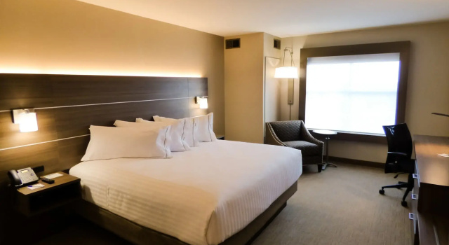 Holiday Inn Express & Suites Plymouth - Ann Arbor Area by IHG, Book Hotel Michigan hoteller med parkering, Parkering