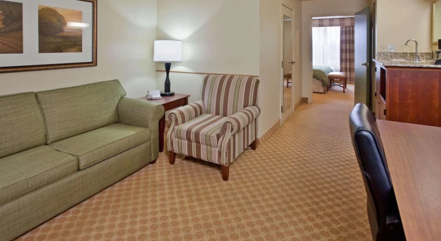 Люкс c 1 комнатой Country Inn & Suites by Radisson, Birch Run-Frankenmuth, MI