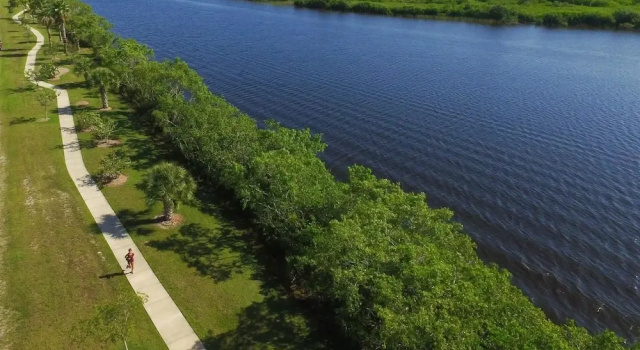 Коттедж с 3 комнатами South Gulf Cove 3 Bedroom Canal Pool Home 3 Home