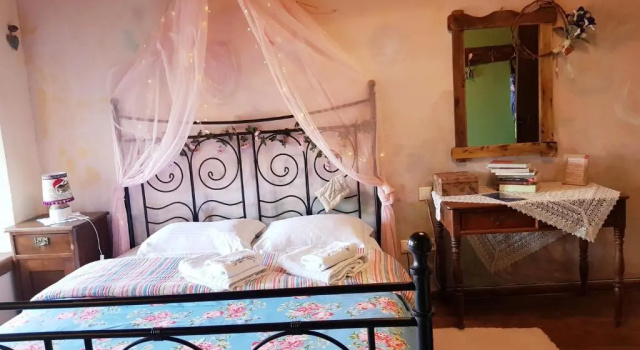 Feggaropetra Inn Magic Mountain House, Забронировать Отель Неос-Пантелеймонас Olympus