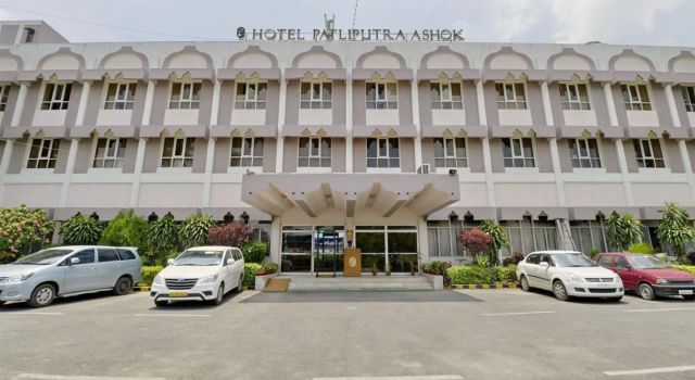 Hotel Patliputra Ashok, Забронировать Отель Отели Патны с бассейном, Бассейн