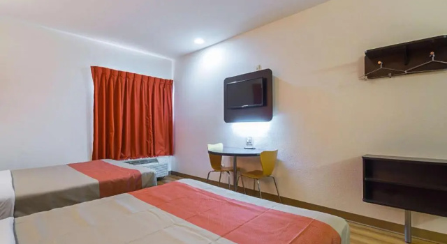 Четырёхместный номер Standard Motel 6 Dallas - Irving DFW Airport South