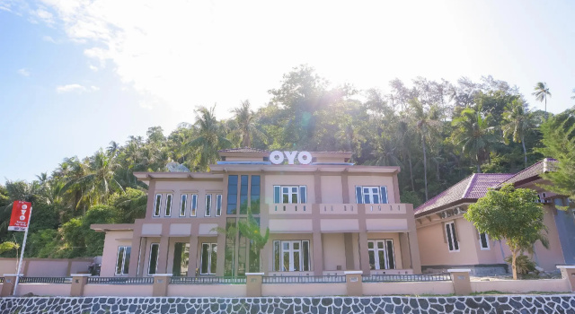 Полулюкс OYO 1262 Sabang Fair Hotel