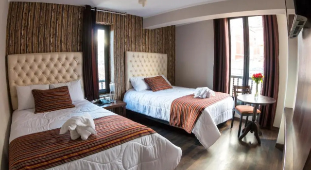 Standard cvadruplă cameră Ureta Hotel