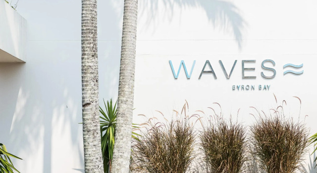 Кровать в общем номере Waves Byron Bay