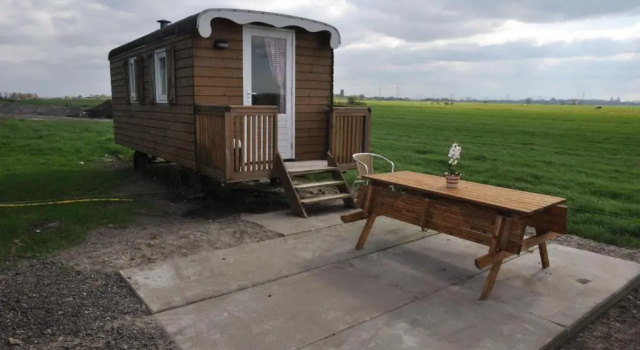 Your Cozy Waggon at the Cows' Paradise, Rezervasyon Bed and Breakfast Rotterdam otoparklı oteller, Otopark