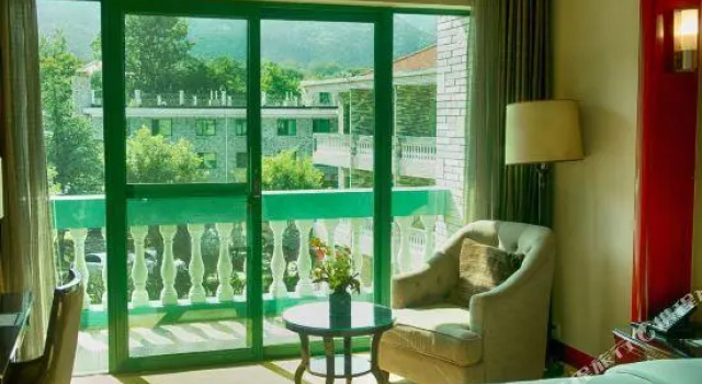 Двухместный номер Standard Fragrant Hill Empark Hotel