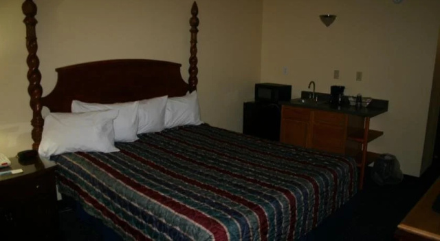 Americas Best Value Inn Clinton, Rezerwuj Hotel Clinton Missouri