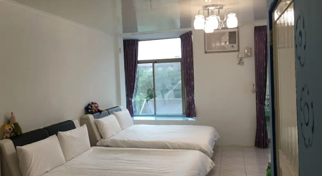 Семейный номер Standard c 1 комнатой с балконом и с видом на город Happy Homestay