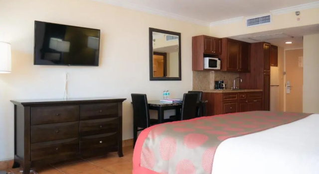 Двухместный номер Ramada Plaza by Wyndham Marco Polo Beach Resort