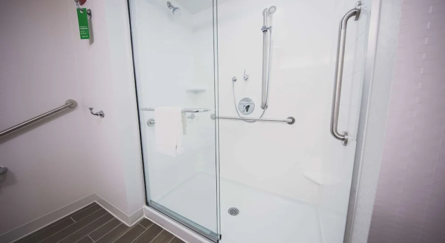 Двухместный номер Standard Hampton Inn & Suites by Hilton Bolton