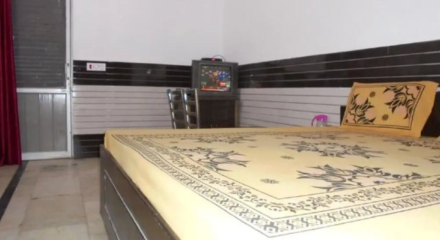 Номер Deluxe Goroomgo Labh Mahal Meerut