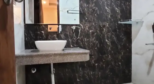 Кровать в общем номере Covie Gurgaon 70