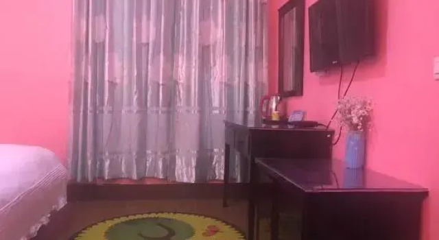Bu Er Jin Si He Yuan Bin Guan