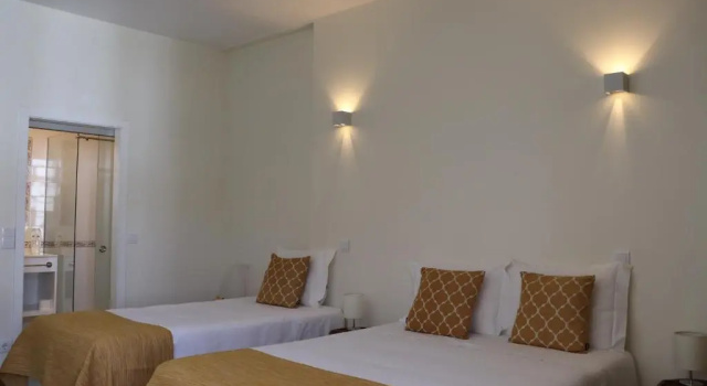 Трёхместный номер Standard с балконом Enjoy Viana - Guest House