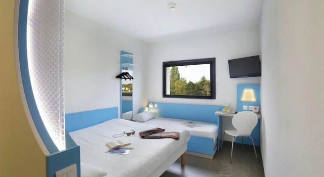 Двухместный семейный номер Standard First Inn Hotel Paris Sud Les Ulis
