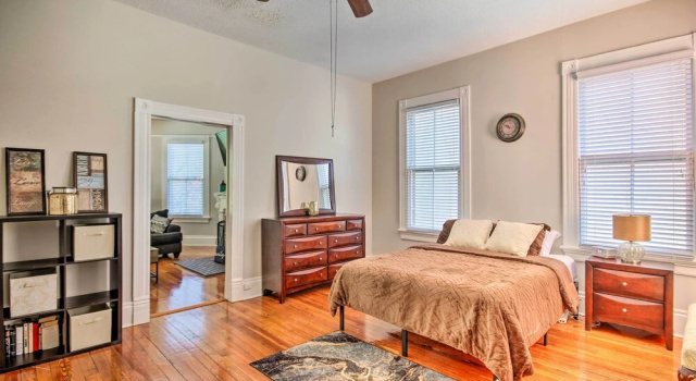 Airy Vacation Rental in Augusta, Georgia!, Rezerwuj Apartament Hotele w Augusta z Parkingiem, w pobliżu James Brown Statue, Parking