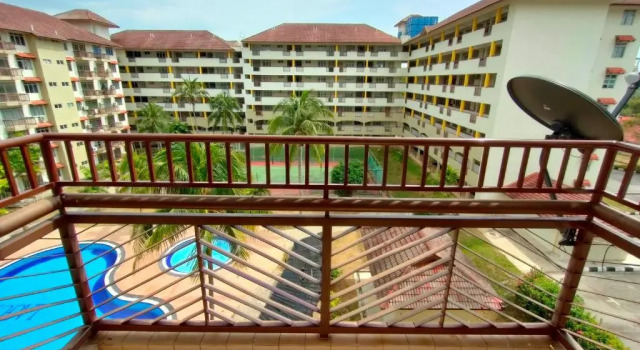 imanAdam Laguna Apartment