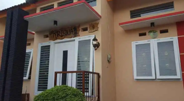 Villa Krisna, Đặt Biệt thự Khách sạn tại Batu có Bãi đậu xe, Bãi đậu xe