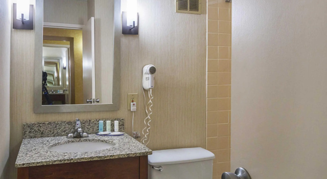 Номер Standard Clarion Inn Fairmont