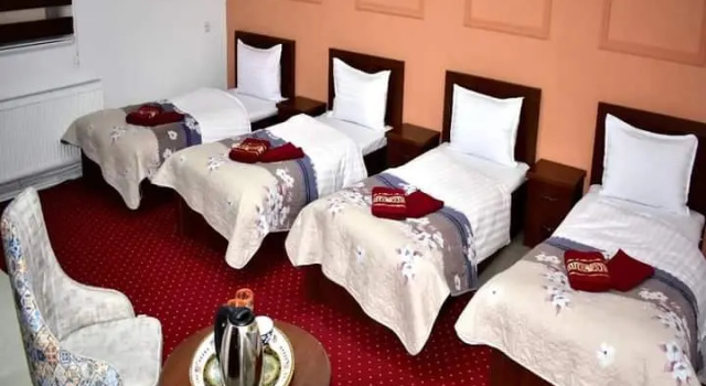 Четырёхместный люкс Hotel Shodlik (Шодлик)