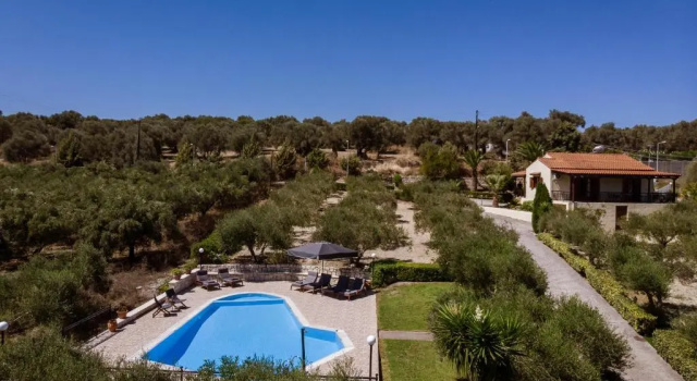 Вилла с 2 комнатами Lefkothea Villas with Large Pool, BBQ & Playground