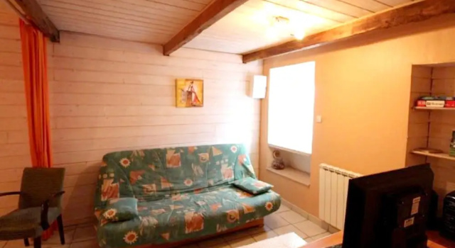 Apartment With one Bedroom in Champis, With Enclosed Garden and Wifi, Забронировать Апартаменты/квартира Шомерак 