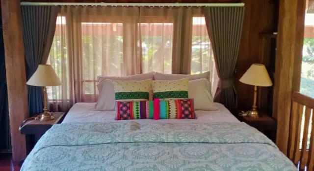 Private Wooden Pool Villa in Mae Rim for 4-6 Guests, Забронировать Вилла Виллы провинции Чианг Мая, Вилла