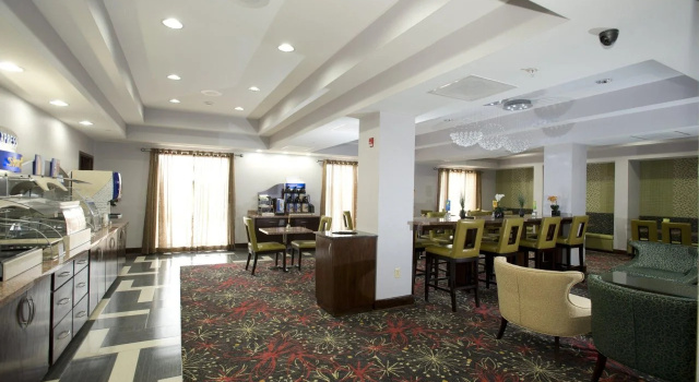 Holiday Inn Express & Suites Morrilton by IHG, Забронировать Отель  