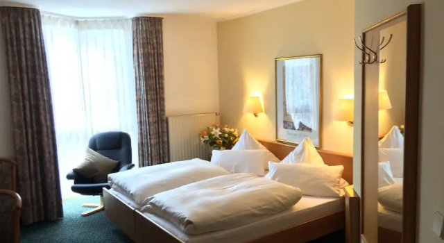 Landhotel Plauen - Gasthof Zwoschwitz, Забронировать Отель Плауэн Vogtland
