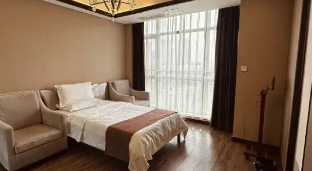 Люкс Qianchuan Hotel (Jintang Wanda Plaza Store)