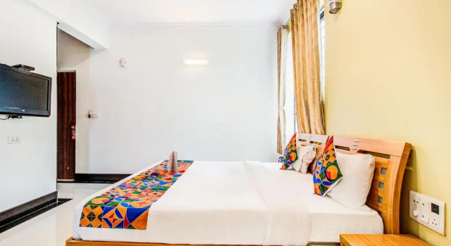 Номер Deluxe Fabhotel Emara Grand