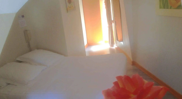 Le Mondes Hotel