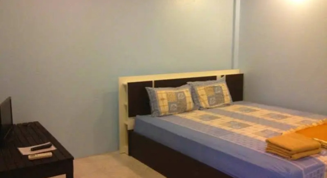 Laem Din Guest House