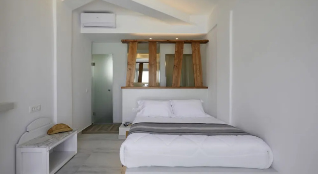 Двухместный номер Deluxe с балконом и с видом на горы Santorini View