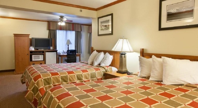 Четырёхместный номер Standard с видом на горы Hotel Edgewater