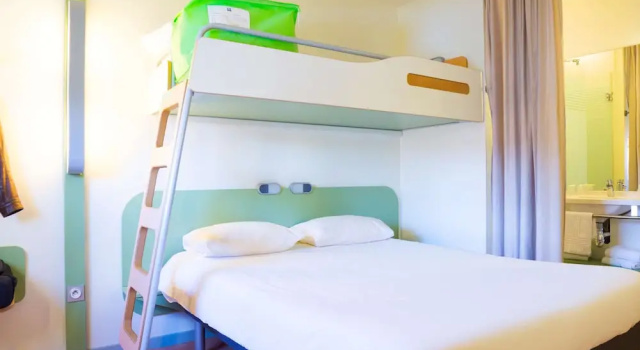 Трёхместный номер Standard ibis Valence Sud