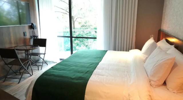 Двухместный номер Deluxe с балконом Cafe Hotel Medellín