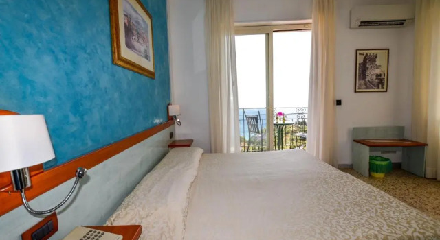 Двухместный номер Standard с балконом и с видом на море Hotel Condor