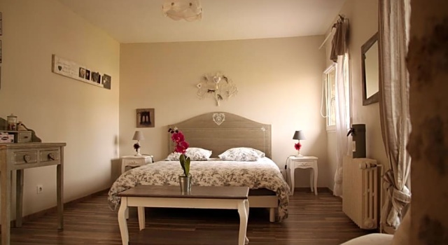 Gite - a L'ombre du Teil, Забронировать Отель Питивье Loiret