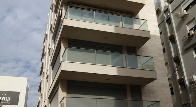 Magic Penthouse beach front, Забронировать Отель Отели Тель-Авива с парковкой, рядом с Пляж Иерусалим, Парковка