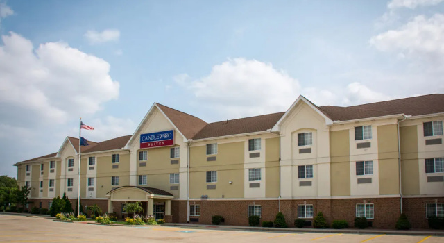 Candlewood Suites South Bend Airport by IHG, Забронировать Отель Саут-Бенд Индиана