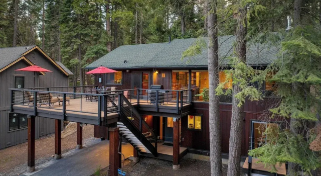 Коттедж с 3 комнатами с балконом Paige Meadow by Avantstay Near Lake Tahoe City