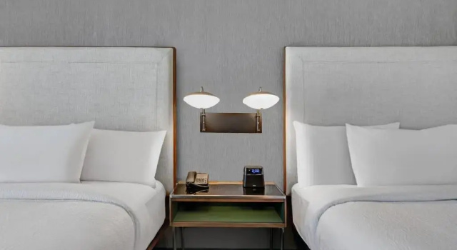 Четырёхместный номер Standard Courtyard by Marriott Manhattan Aggieville
