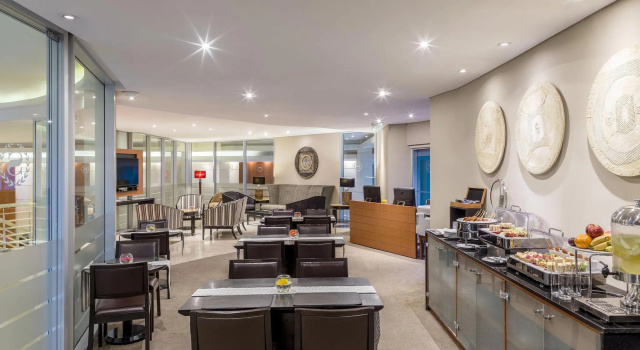 Standart dört kişilik club oda Sheraton Asuncion Hotel