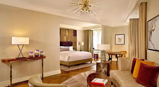 Двухместный полулюкс Corner Deluxe c 1 комнатой The Ritz-Carlton, Berlin
