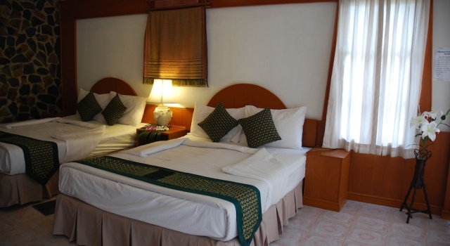 Четырёхместный номер Deluxe с балконом Phangan Orchid Resort
